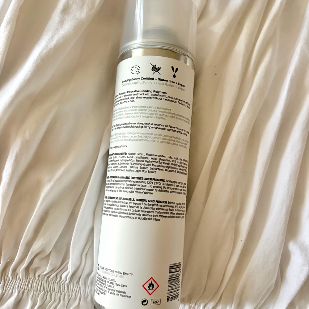IGK Good Behavior Spirulina Protein Smoothing Spray - jumbo size - Picture 2 of 3